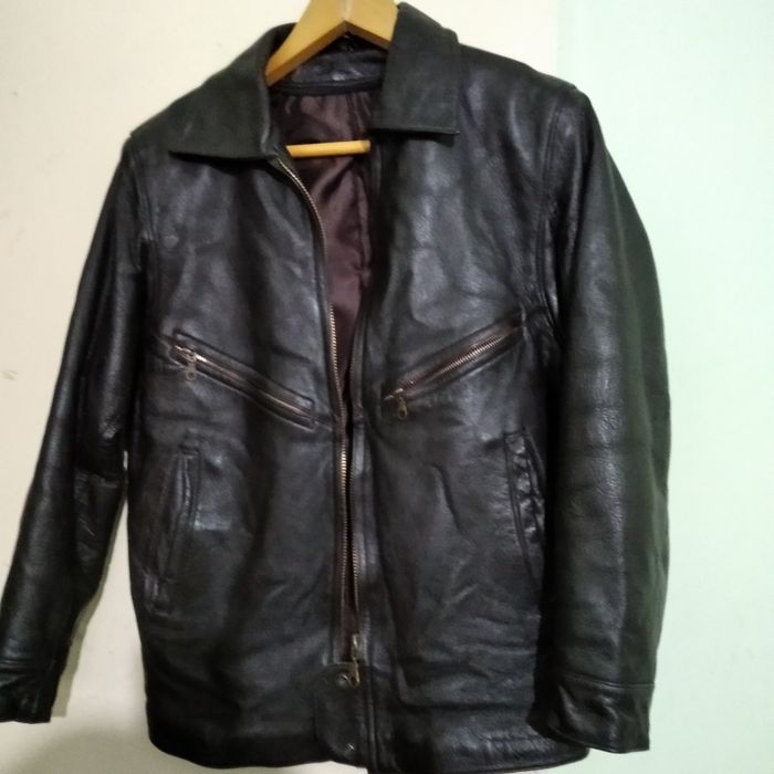 Продам кожаные куртки.