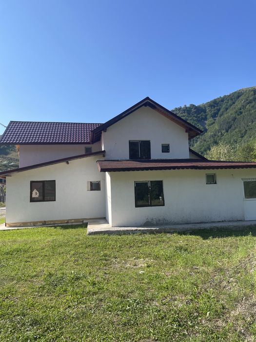 Vand casa( pensiune) Sat.Rusesti, Loc.Marisel