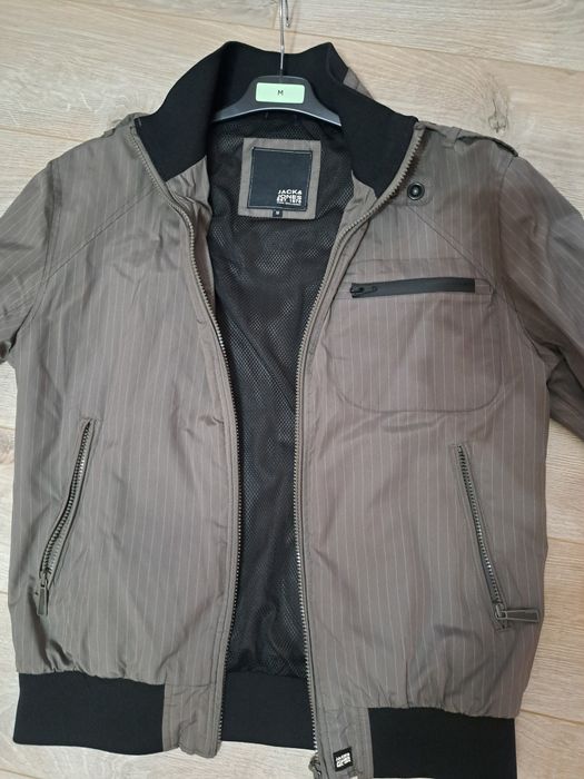 PROMOTIE !!!Geacă Hugo Boss și Jack Jones Nou!!