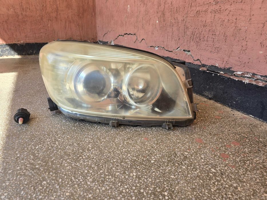 Фарове за Toyota Rav4