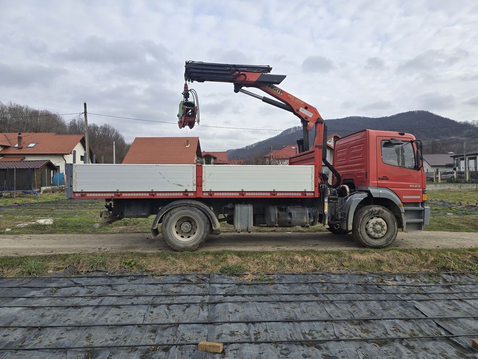 Vând camion Mercedes Atego de 18t cu macara