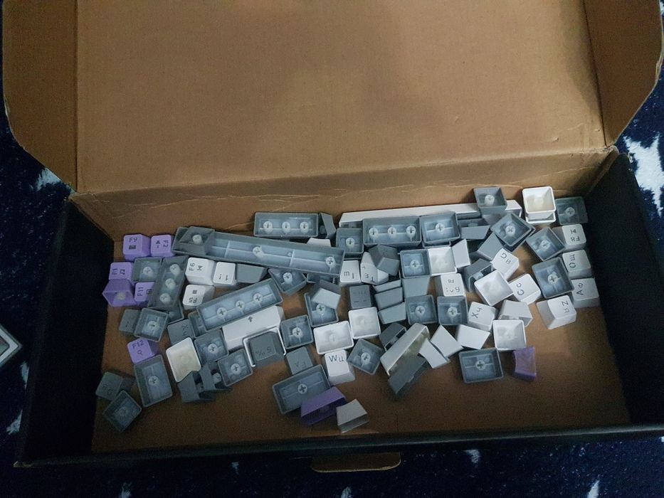 Redragon 617R и много клавишей