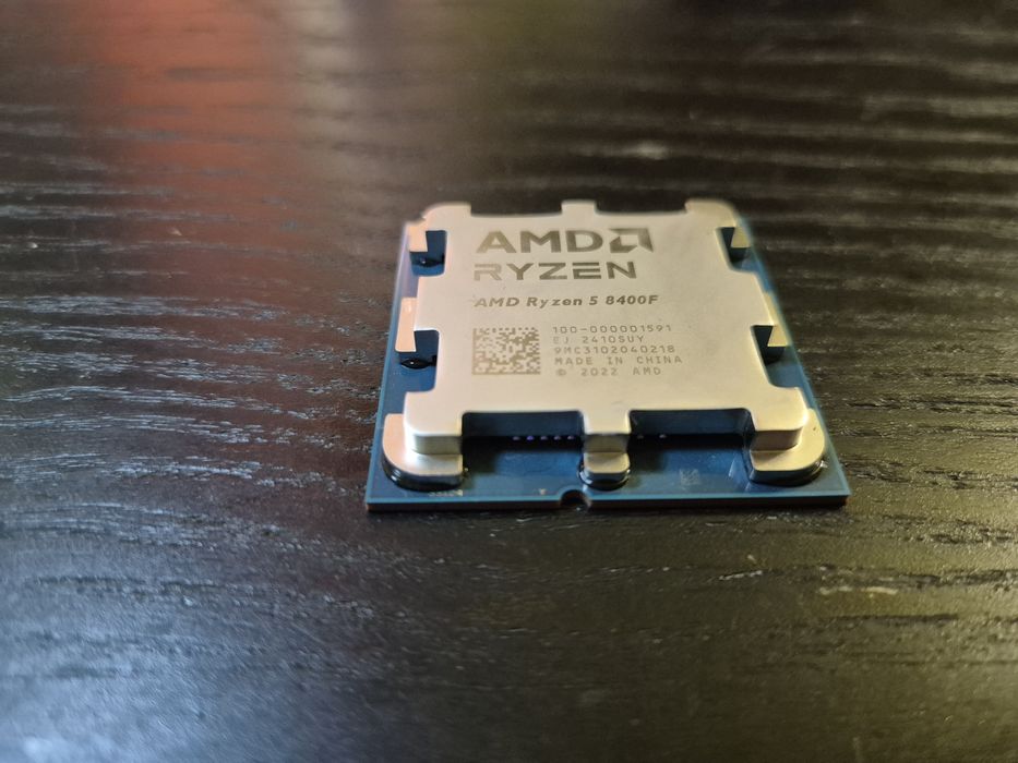 Procesor AMD Ryzen 5 8400F - 2 luni utilizat -Garantie