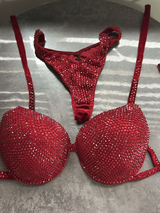 Продам купальник фитнес бикини