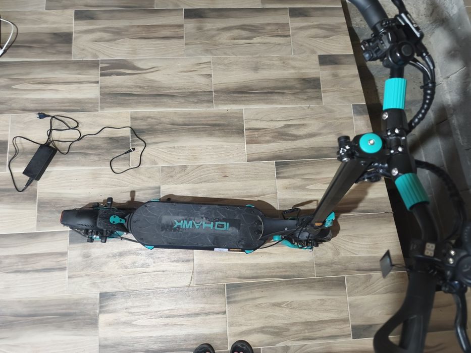 Vand trotineta electrica IO Hawk pe piese