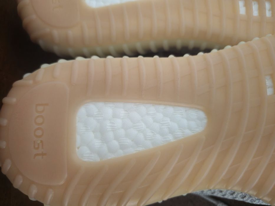 Vând Adidași Yeezy