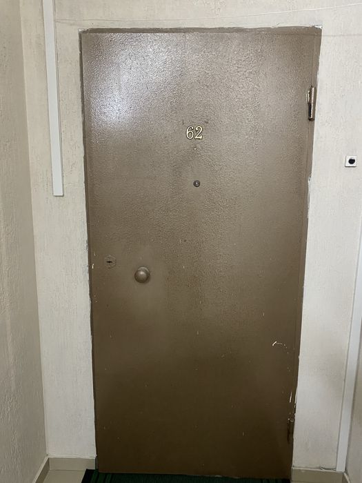 Продам входную дверь