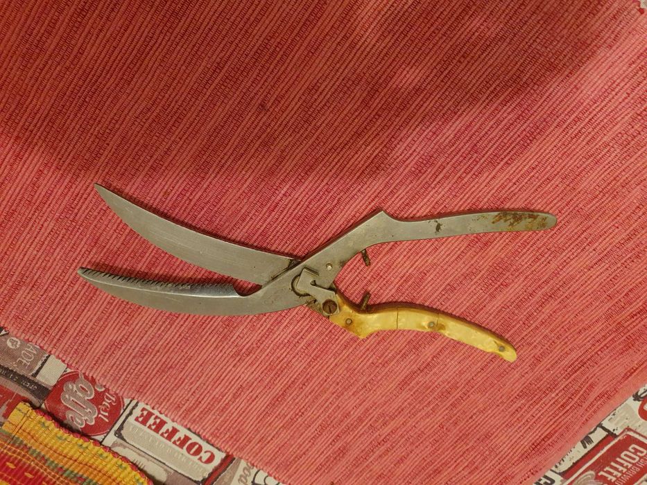 стара ресторантьорска ножица за обезкостяване на пиле и меса СССР 80 г