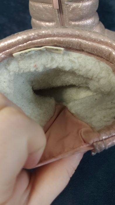 Продам сапожки  в новом состояние