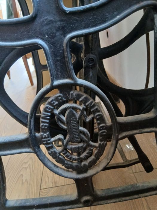 Mașină de cusut piele coloană cu un ac marca Singer