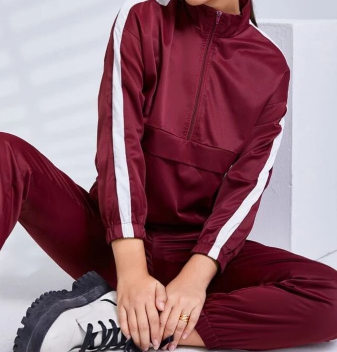 Дамски спортен комплект