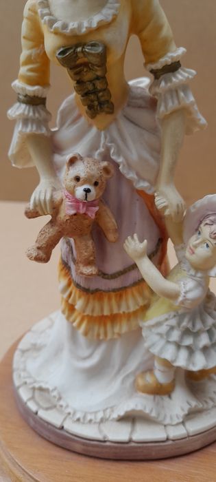 Statueta din rășină