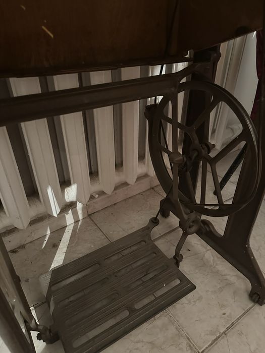 Швейная машина Зингер