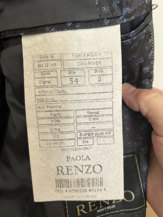 Продам мужские костюмы