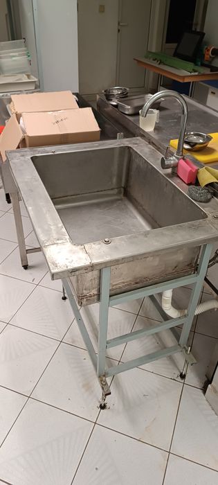 Плотове и мивки от неръждаема стомана