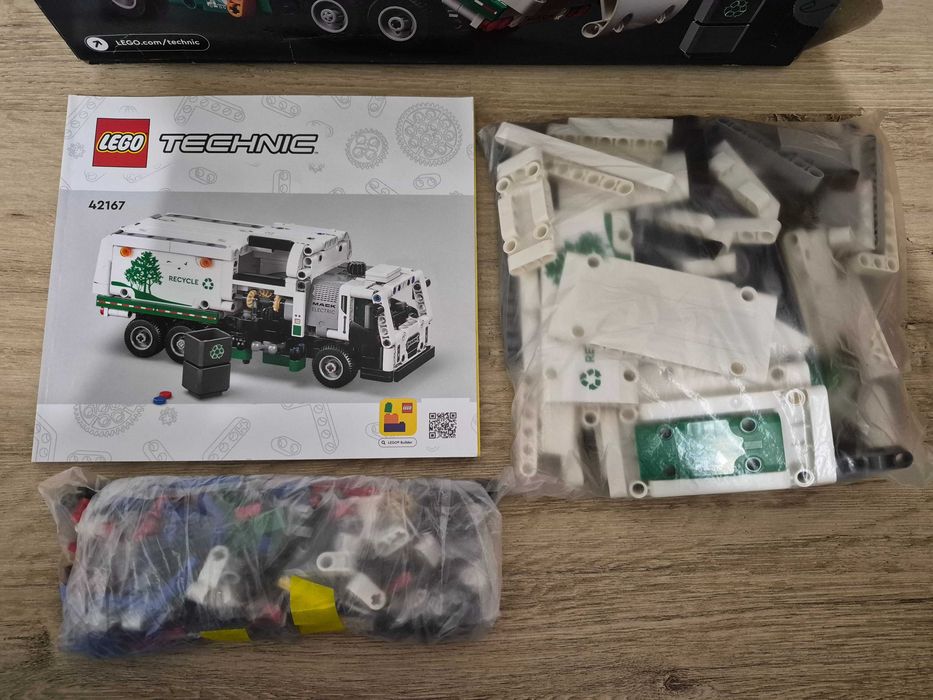 LEGO Technic 42167 - Боклукчийски камион Mack LR Electric
