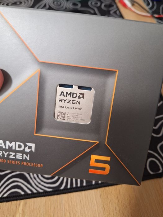 Procesor AMD AM5 Ryzen 5 8400f, aproape nou, full box