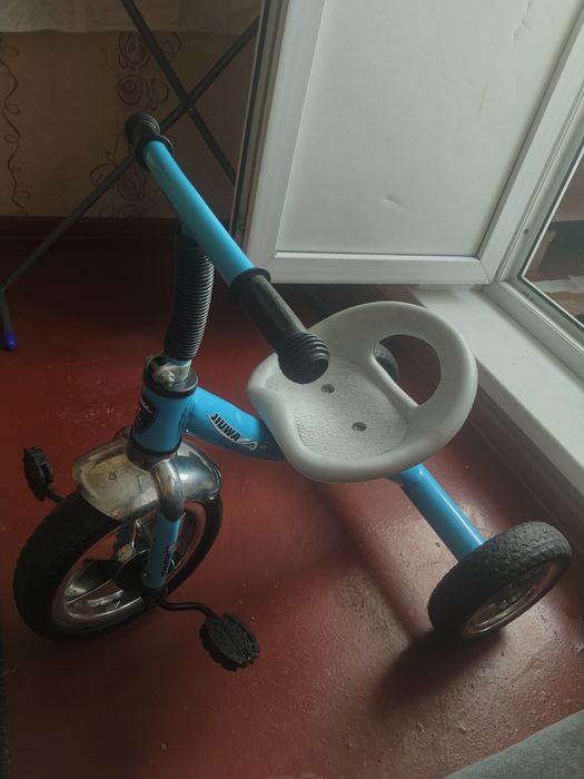 Трехколесный велосипед