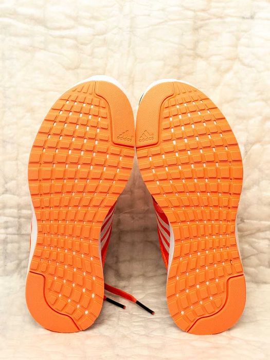 Маратонки Adidas номер 36