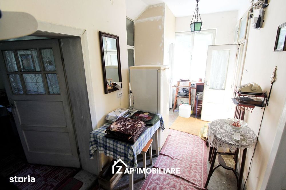 Cartierul 7 Noiembrie - Casă P+E Solidă - Singu
