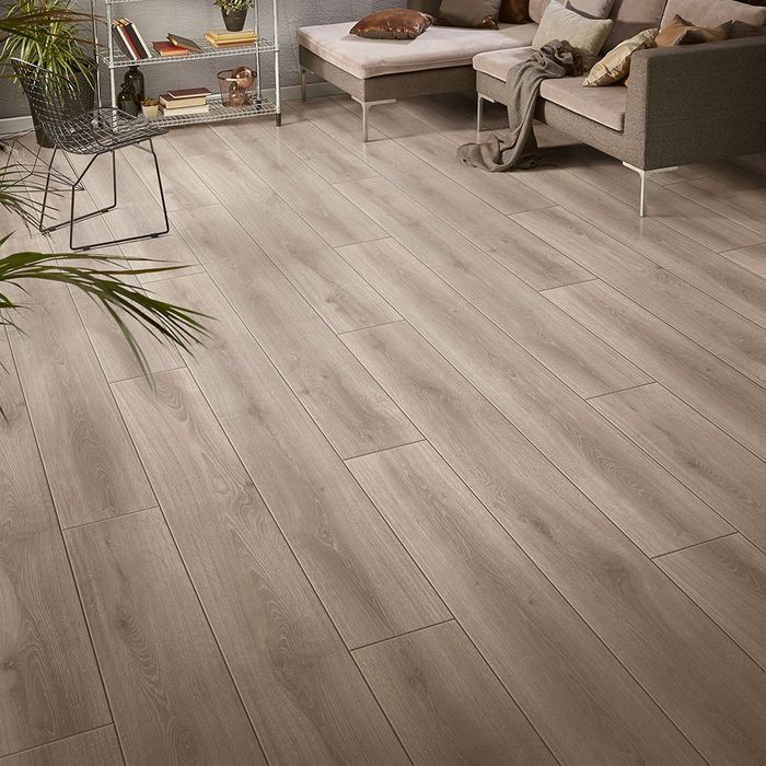 Tarket Laminat xizmati tez va ishonchli xamyonbob kop yillik staj