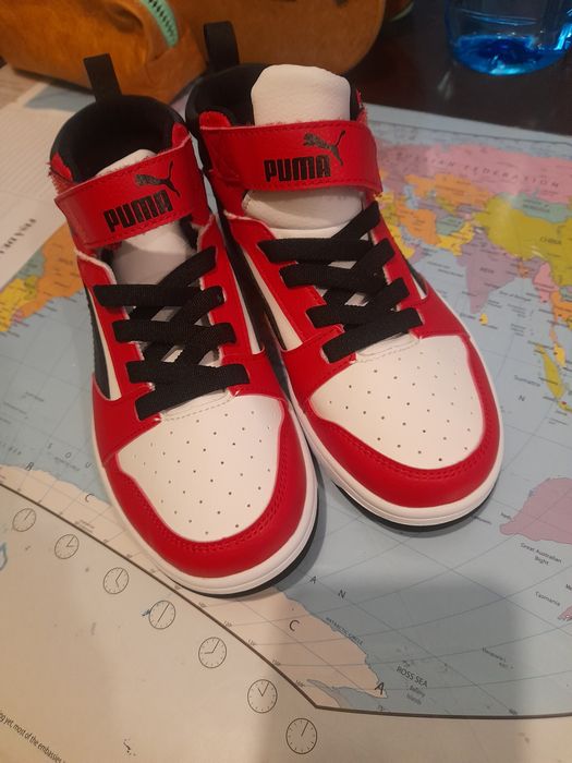 Adidasi tip gheata puma marimea 33