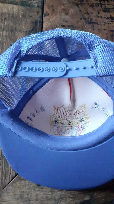 шапка с козирка Барселона от времето на Стоичков в отбора