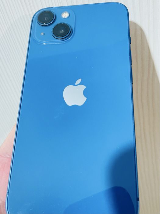 Продам Iphone 13