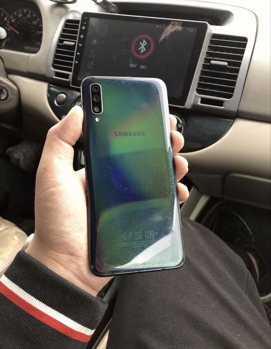 Samsung A70 6/128gb без минусов