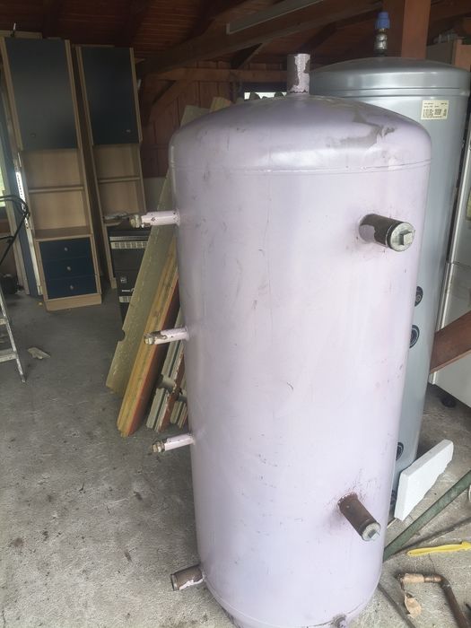 Pufer izolat de 500 de litri