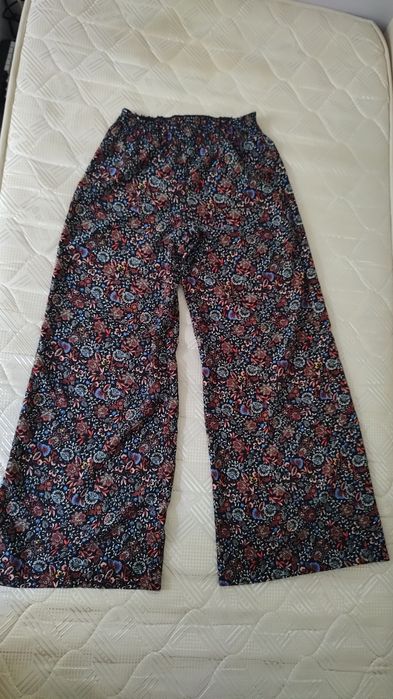 pantaloni largi,subțiri, L