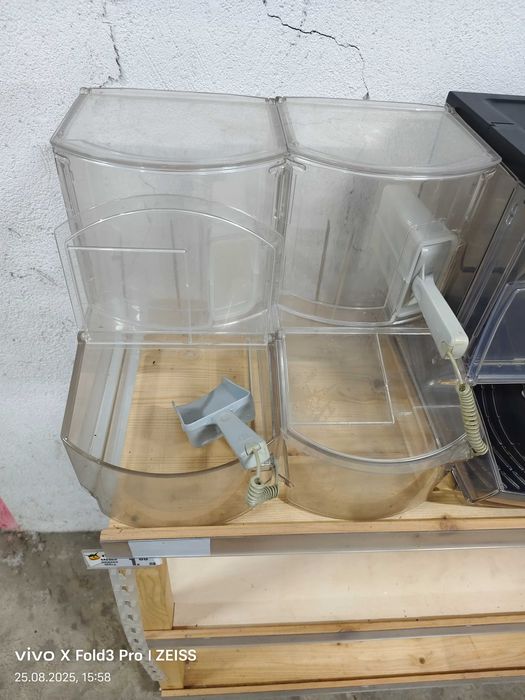 Стелаж с кутии за насипни продукти – ядки, бонбони, подправки и др.