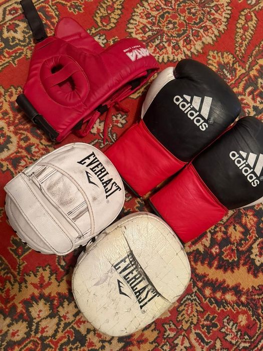 Продам боксерский перчатка