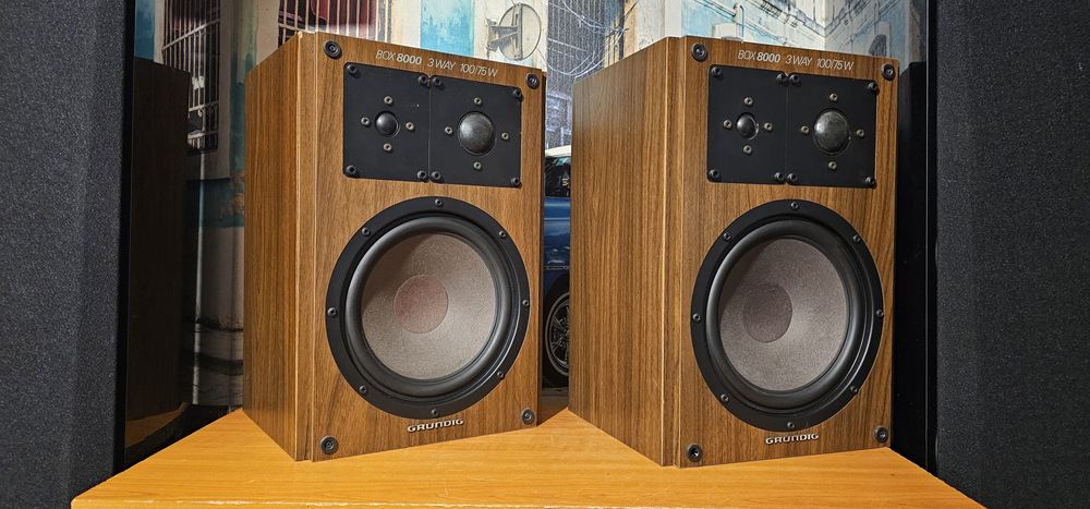 Grundig BOX 8000 - boxe pe trei căi