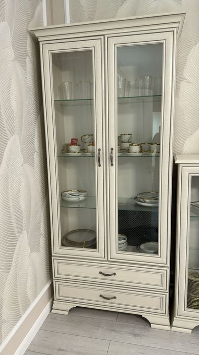 шкафы-витрина