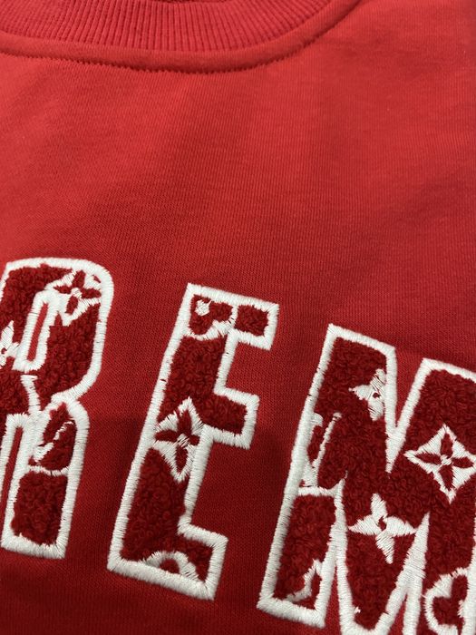 Красная кофта  supreme