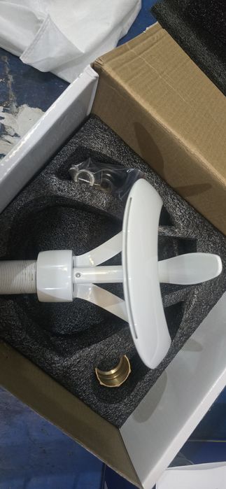 Луксозен смесител батерия чешма за баня.