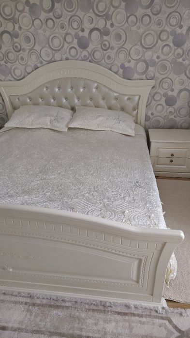 Продается спальный гарнитур "Венера Люкс"