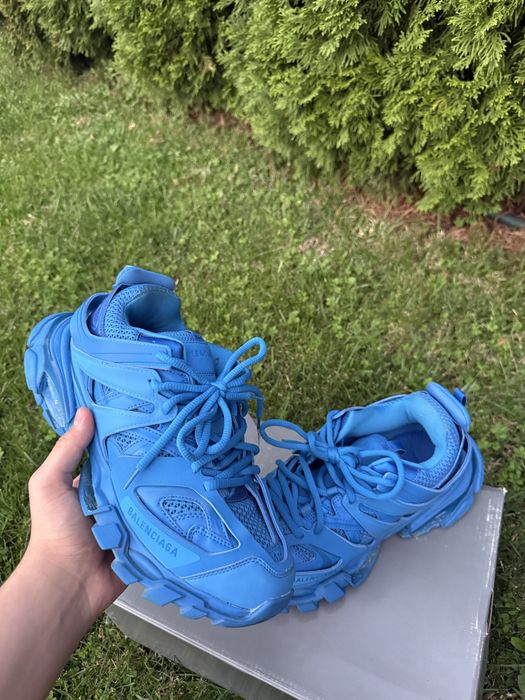 balenciaga track