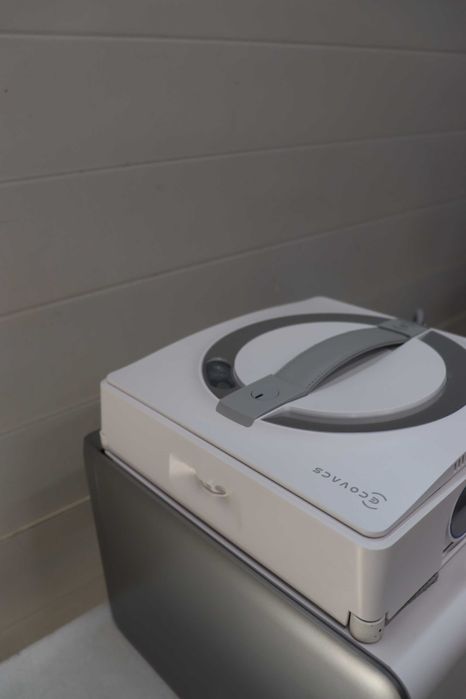 ECOVACS WINBOT W2 PRO Omni робот за почистване на прозорци с 6в1 многофункционална станция, 3-дюзи, 12-степенна защита, планиране на пътя Win-SLAM 4.0