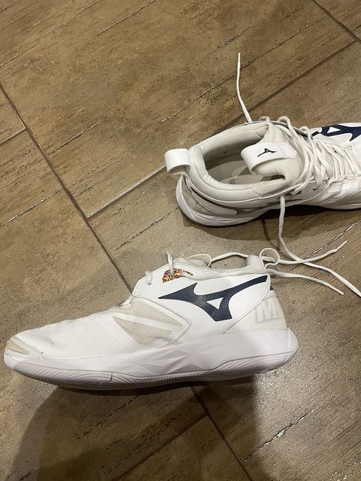 Волейболни маратонки