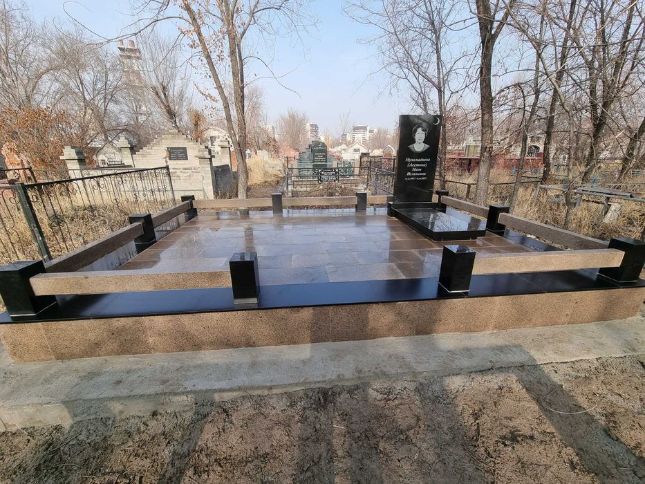 Облогораживание могил.