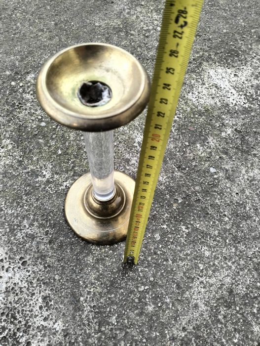 Месингов свещник