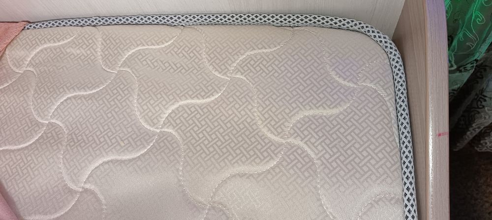 Продам кровать подростковую