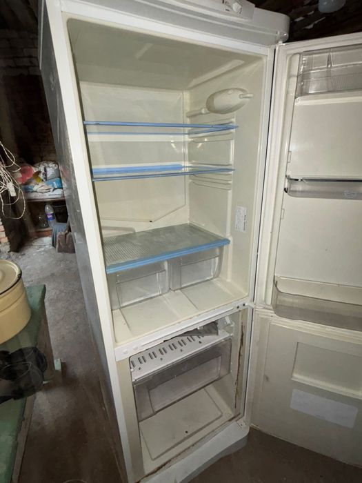 Продам холодильники