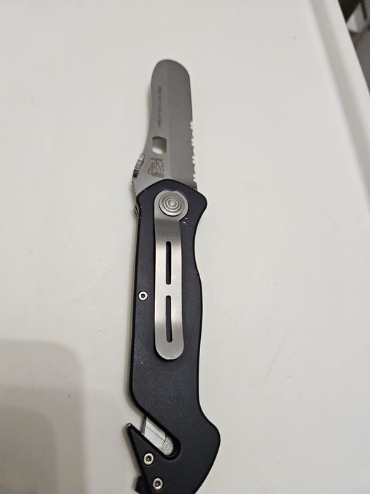 Warfighter medic extreme medicine-rescue knife