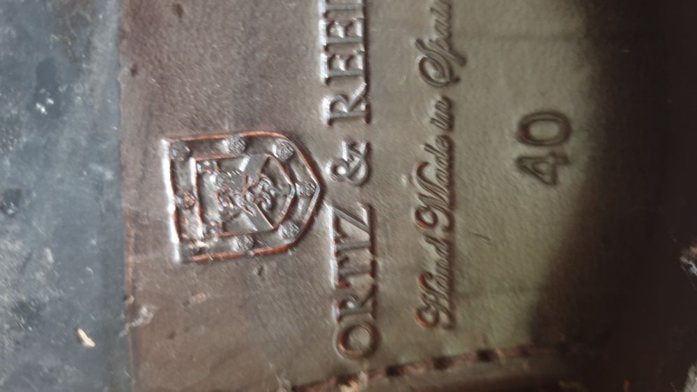 Мъжки обувки от естествена кожа.