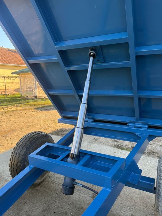 Vând remorca basculabila