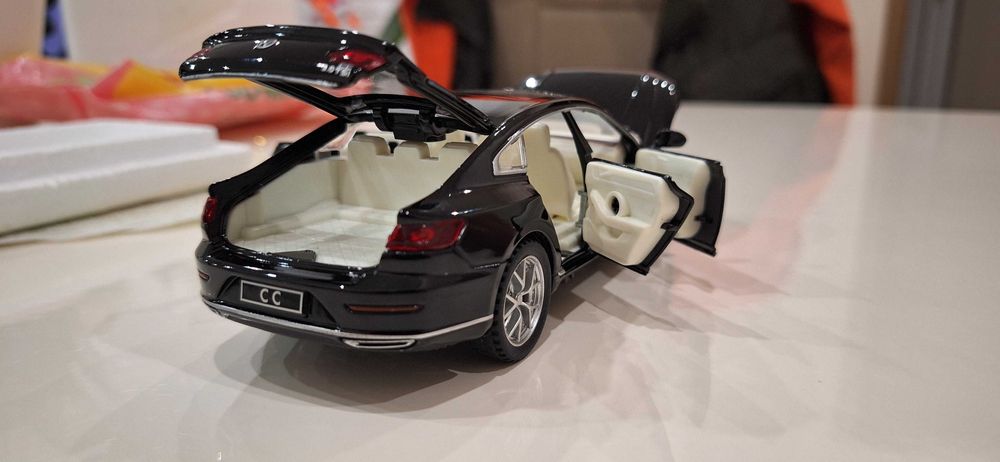 VW Arteon Артеон 1:32 отваряеми врати, капак, светещи фарове и стопове