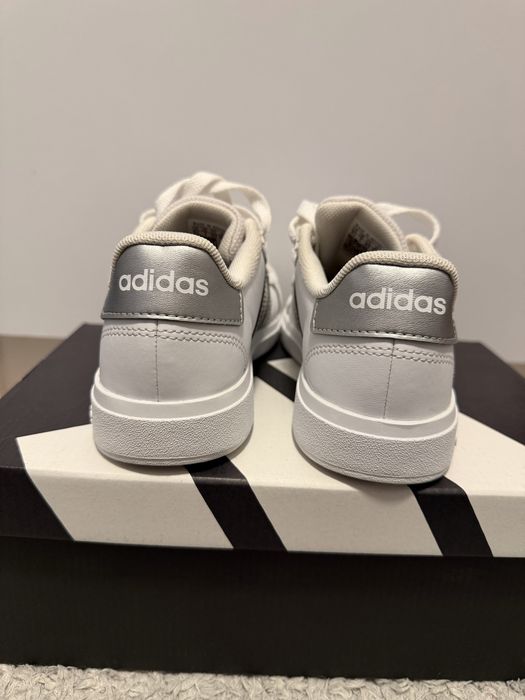 Adidas, marimea 33